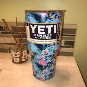 Yeti 30oz Rambler flamingo